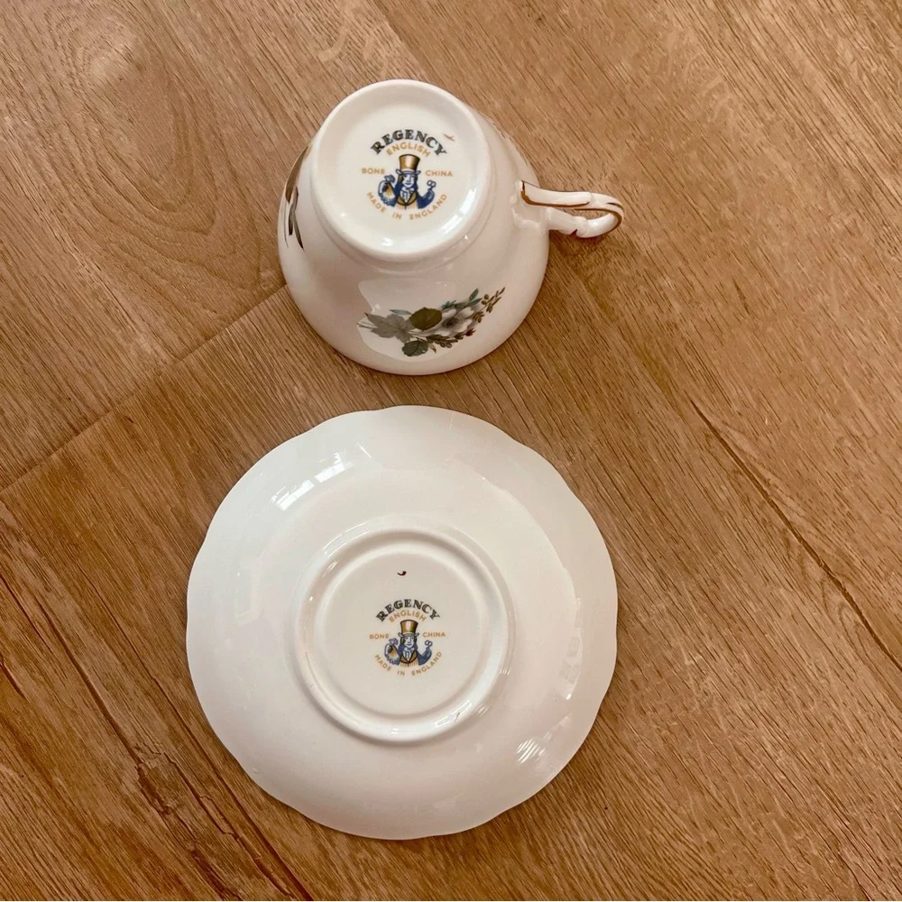 Vintage Regency Bone China Tea Cup &‎ Saucer Blue Green  Leaf Floral England